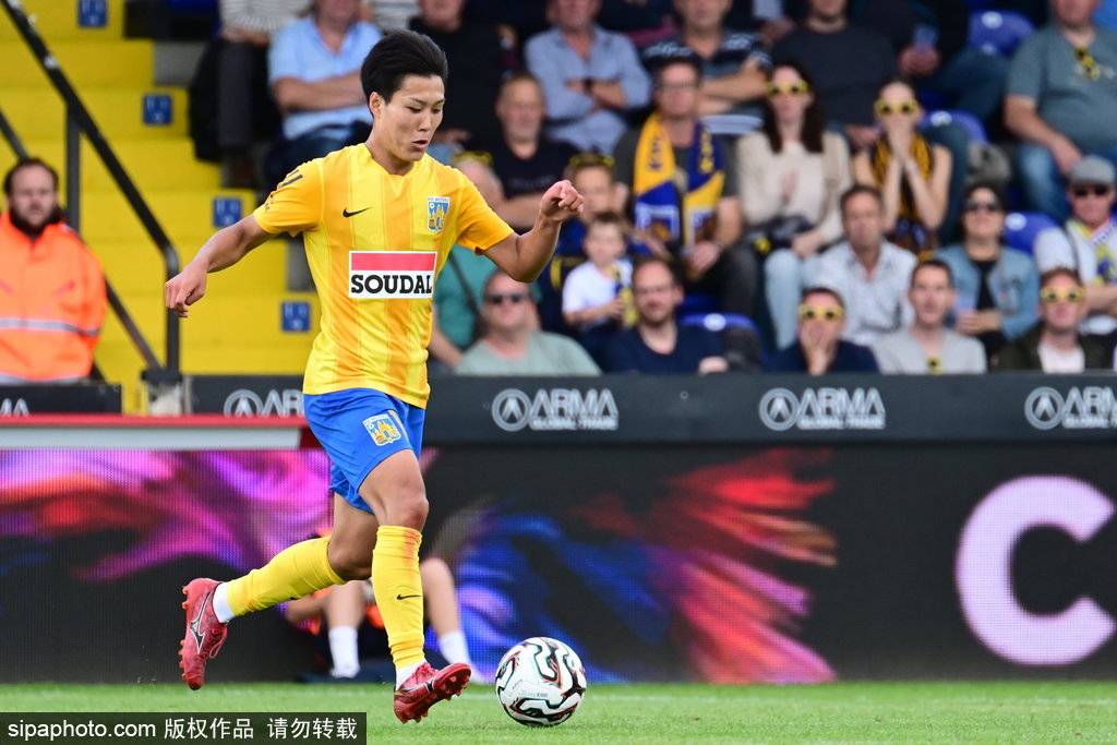 2100万欧元！德甲黑店进货了！27岁日本国脚加盟，或成下一位神锋